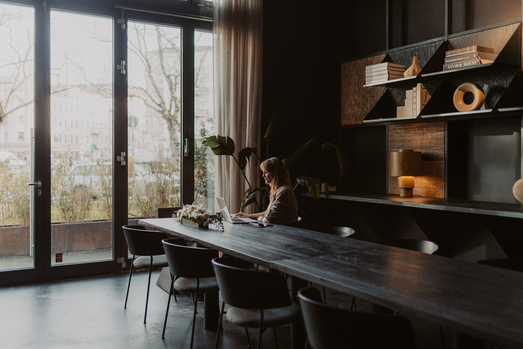 Spreejuwelen businessfotos Businessreportage Fotograf berlin in einem Studio im Lemon Labs in berlin